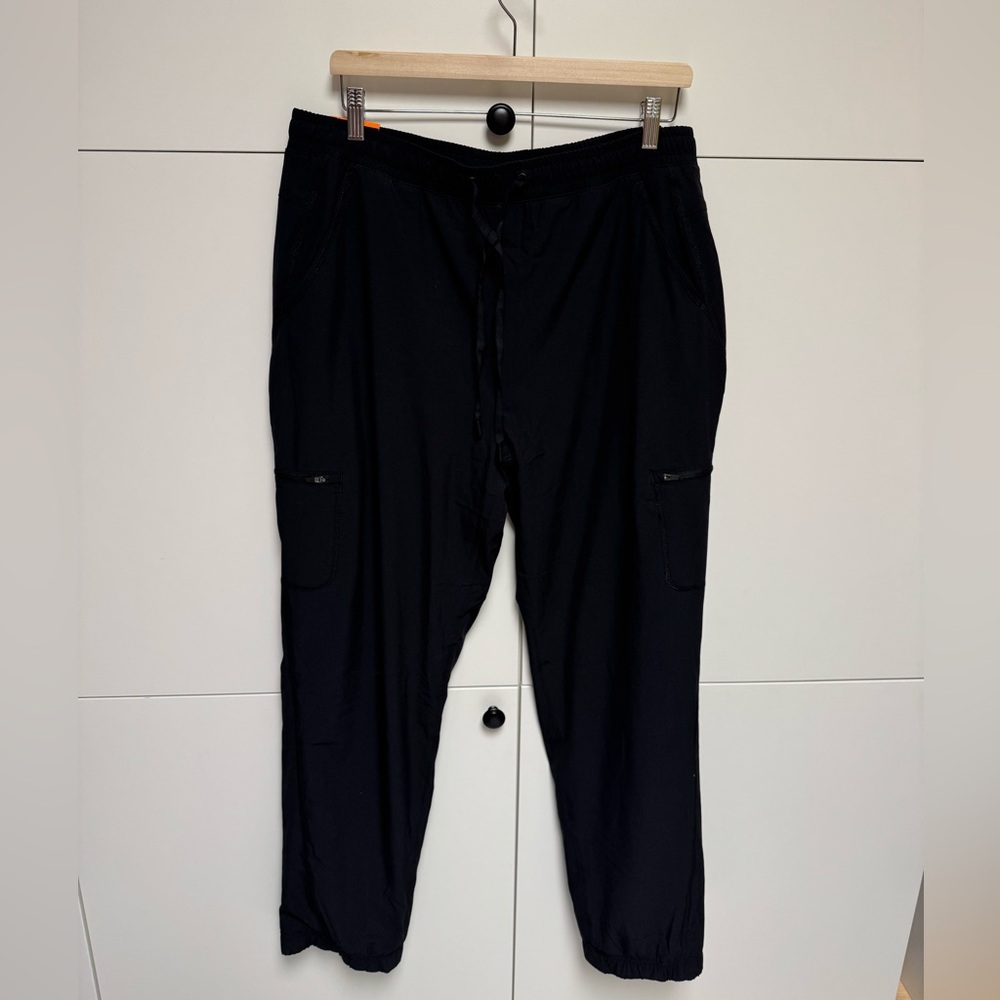 NWT Eddie Bauer Fleece Lined Pull-On Black Pants. Size 16.